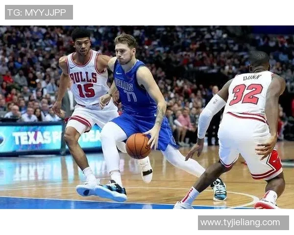 公牛与小牛的激烈对决1月16日篮球赛精彩回顾与分析